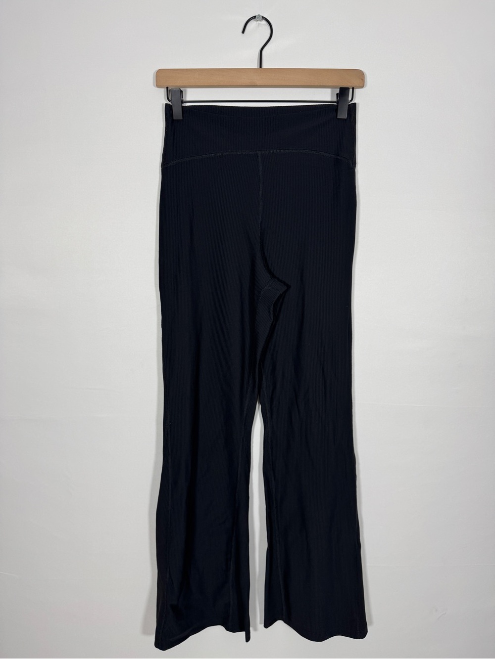 WAP152 {Old Navy} "Powersoft Extra High Rise Super Flare" Black Ribbed Yoga Pant
